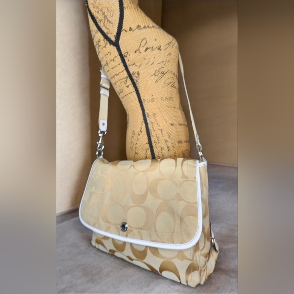 Coach Kyra Signature Messenger Bag Style# F16557.